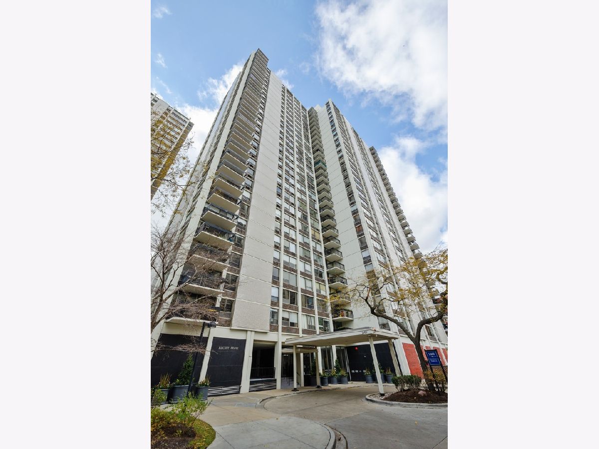 Condominiums Sold Sandburg Chicago Illinois, 1460 Sandburg