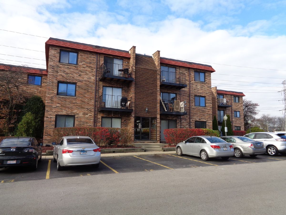 Condominiums Sold Cinnamon Cove Mount Prospect Illinois, 1763 Algonquin