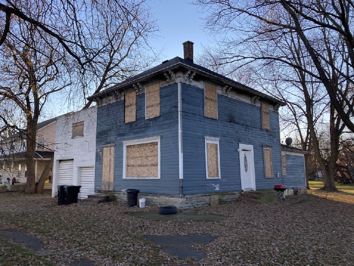  Sold Papineau Illinois, 105 Grant