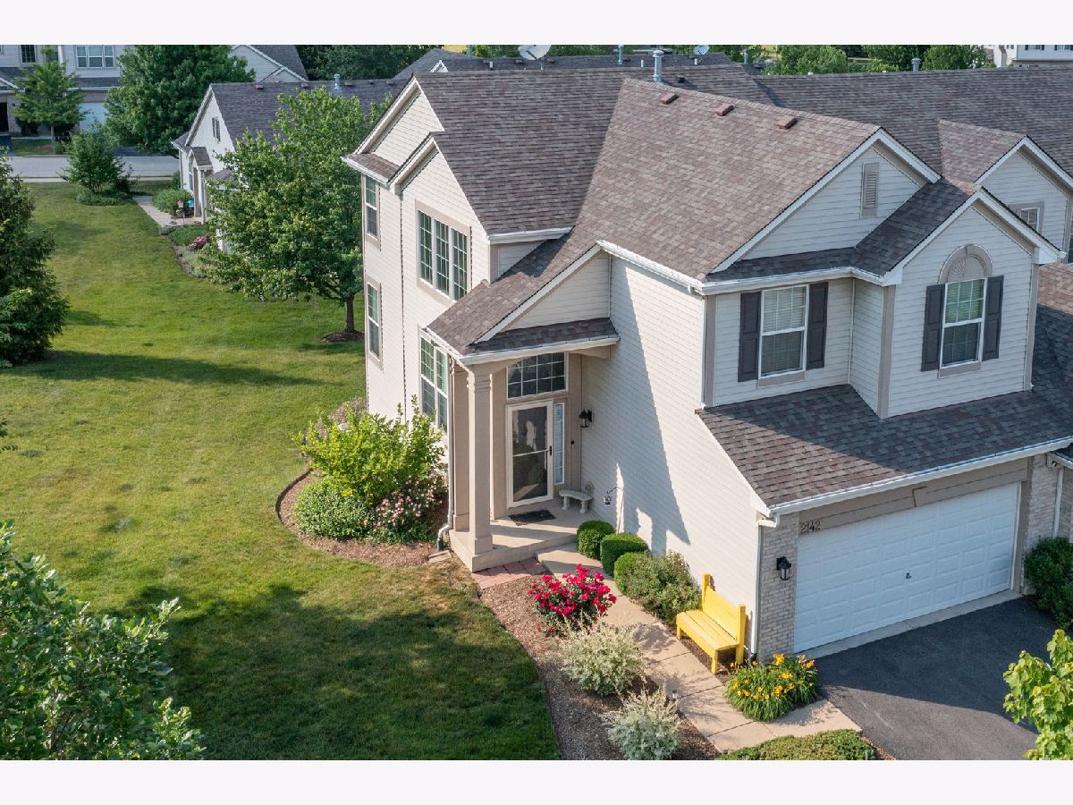 Townhomes & Condos & Homes Sold Fox Highlands Yorkville Illinois, 2142 Muirfield