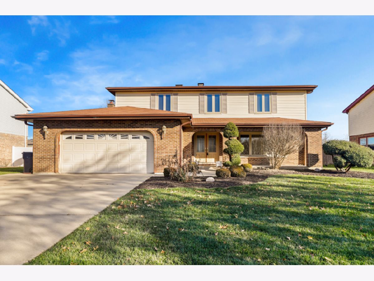 Homes Sold Brentwood Orland Park Illinois, 13817 Timber Trails