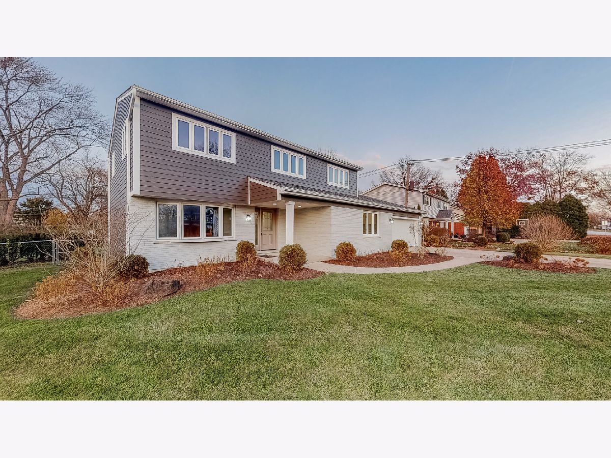 Homes Sold Fairway Estates Wheaton Illinois, 213 Farnham