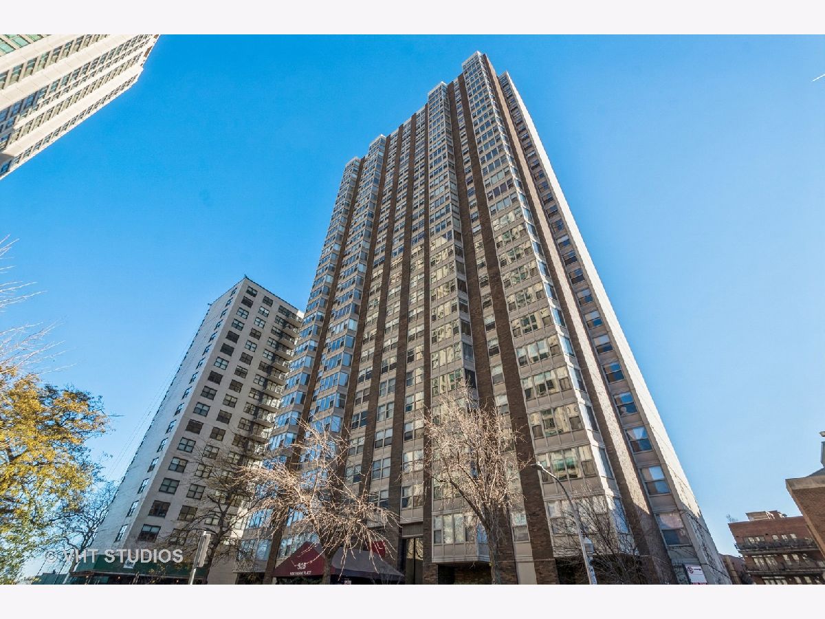 Condos & Townhomes & Homes Sold Hawthorne Place Chicago Illinois, 525 Hawthorne