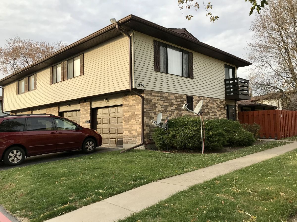 Condominiums Sold Farnswood Aurora Illinois, 1570 Perry