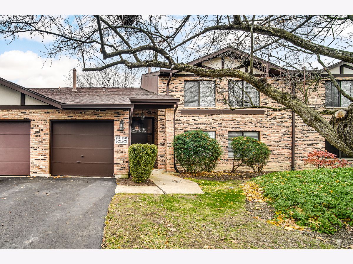 Condominiums Sold Oaks At Green Trails Lisle Illinois, 2204 Christian