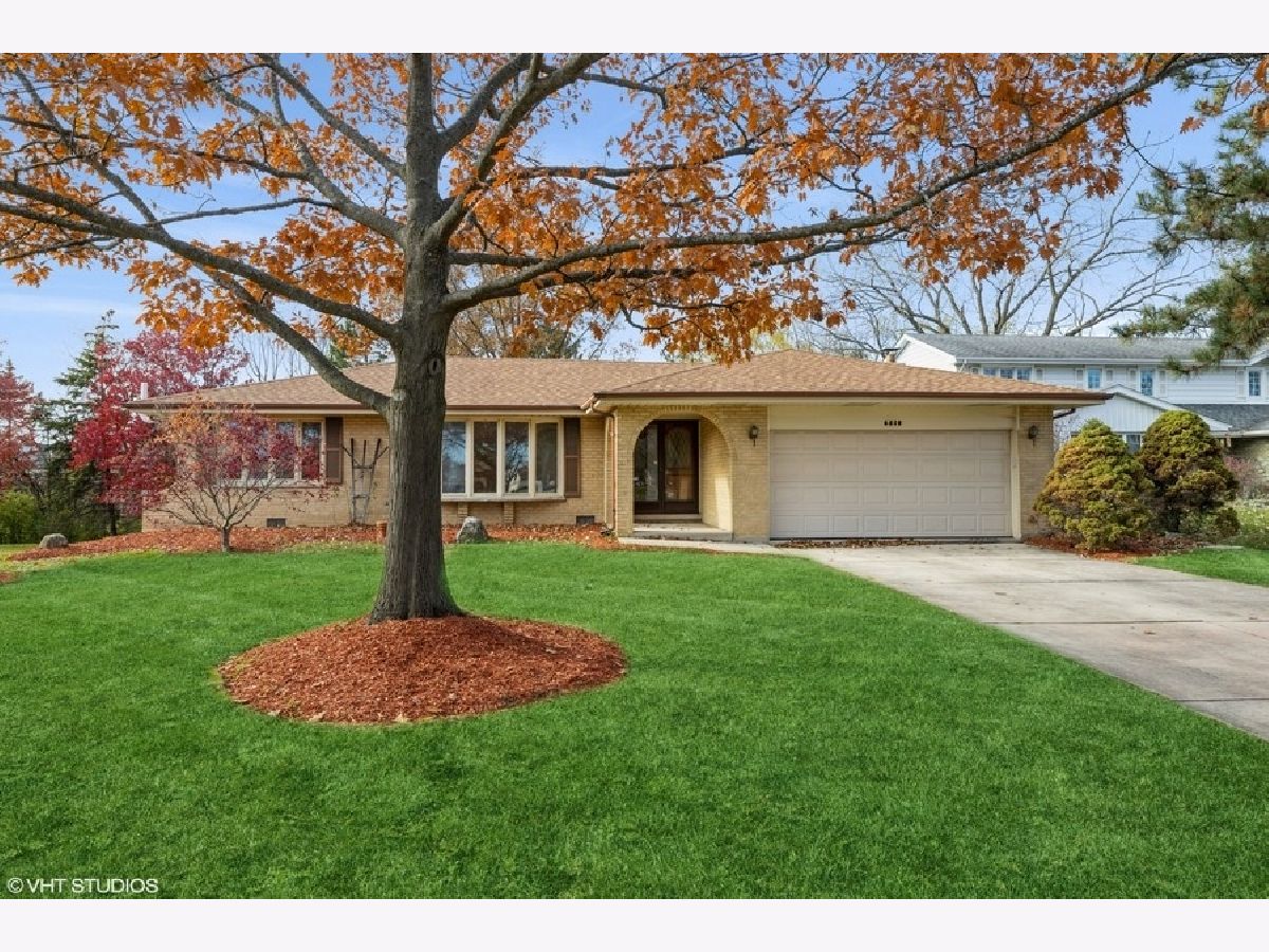 Homes Sold Farmingdale Heights Darien Illinois, 6810 Charleston