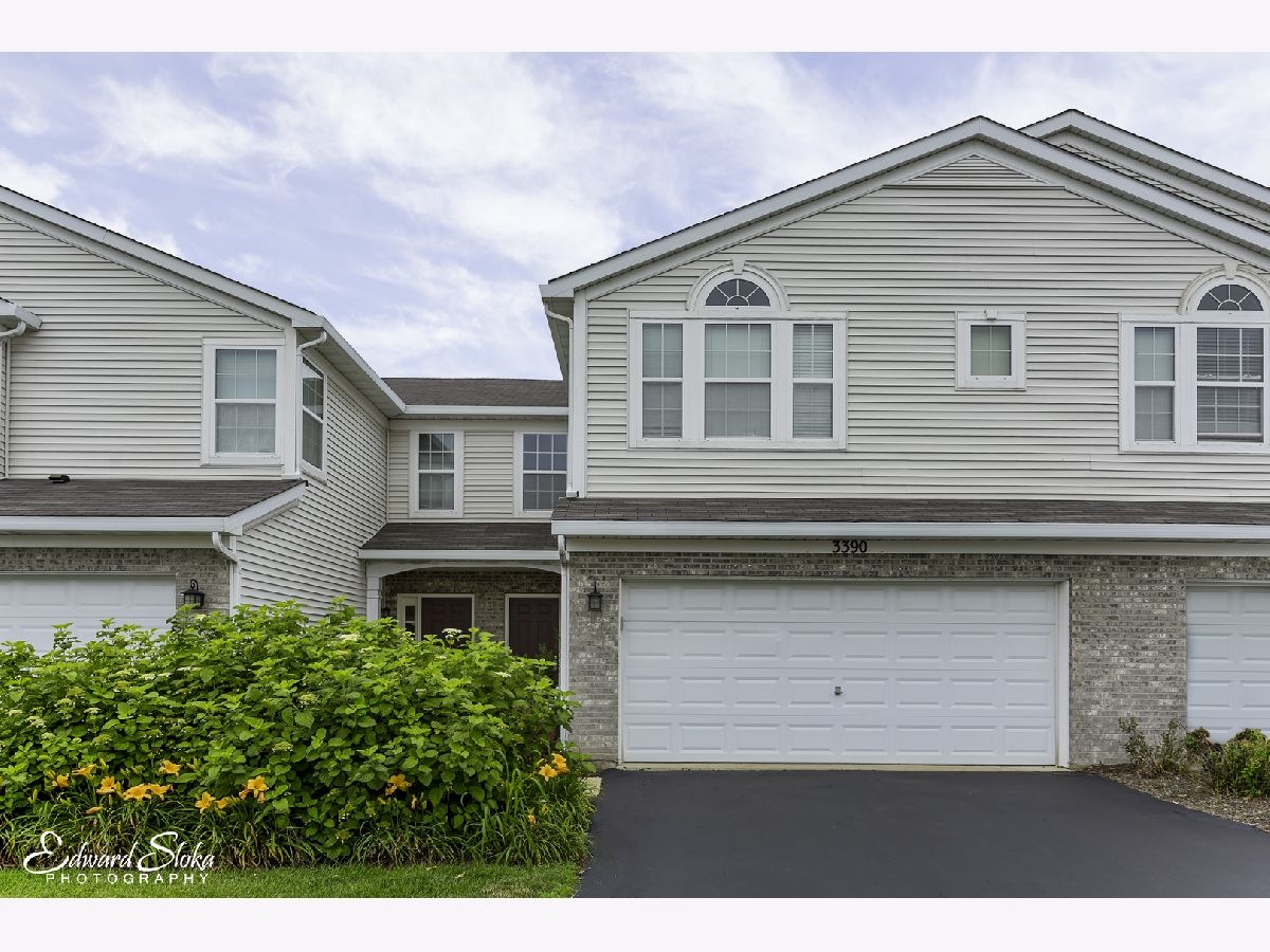 Townhomes & Condos Rented Princeton Crossing Lake In The Hills Illinois, 3390 Ronan