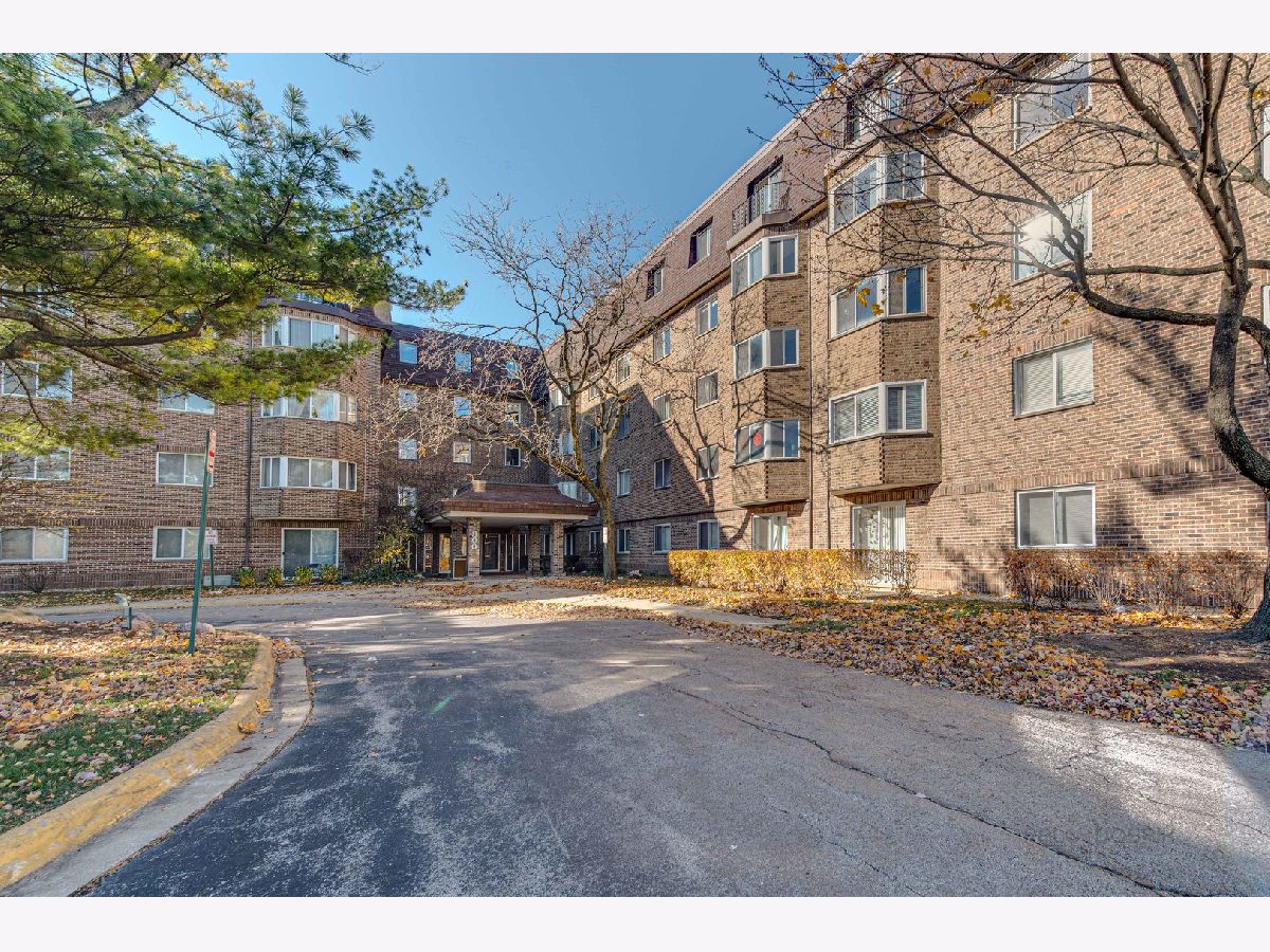 Condominiums Sold Town Square Schaumburg Illinois, 300 Roselle