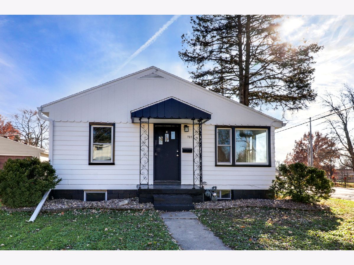 Homes Sold Oakdale Normal Illinois, 739 Hale