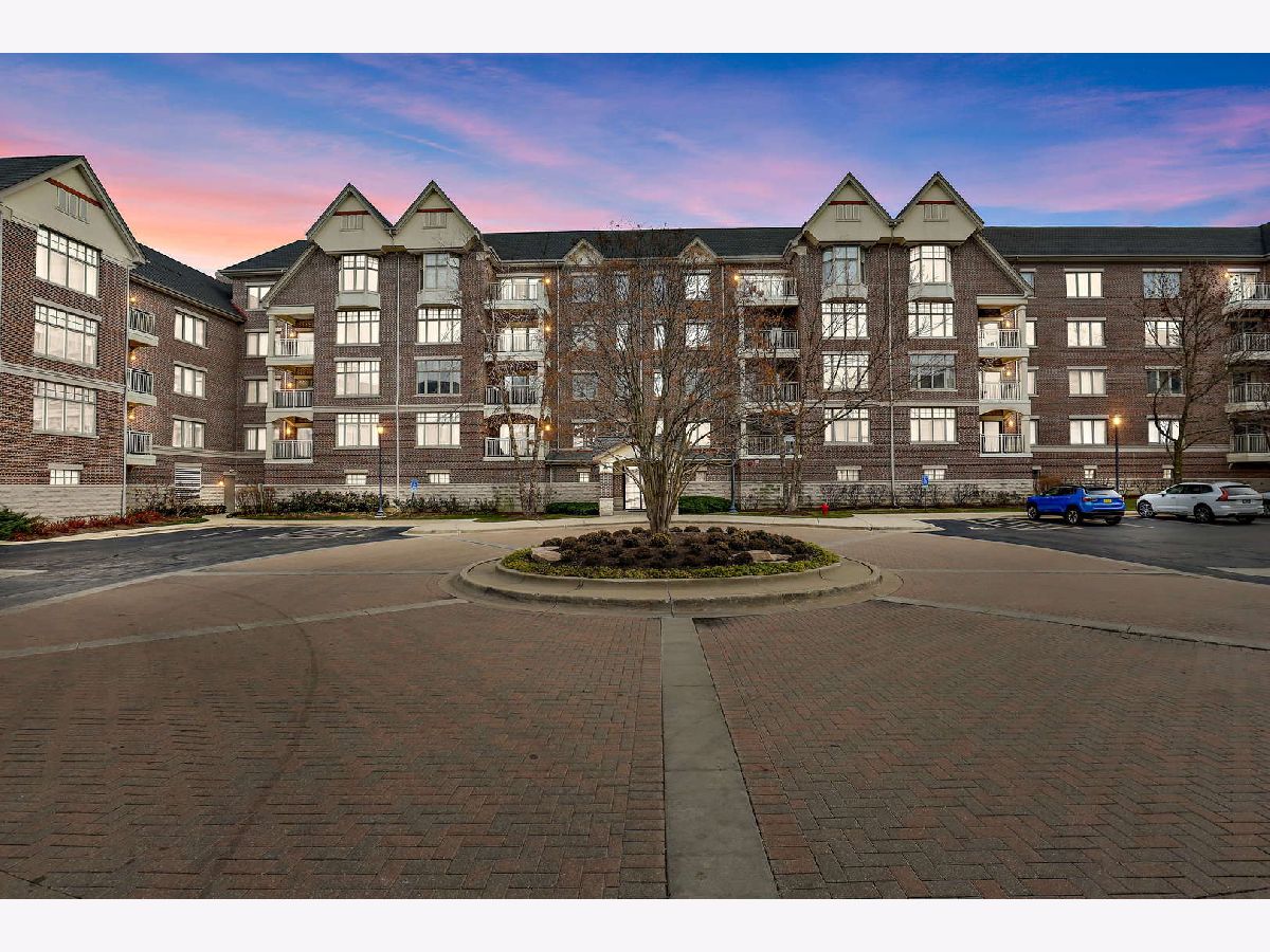 Condominiums Sold Village Green Lincolnshire Illinois, 425 Village Green