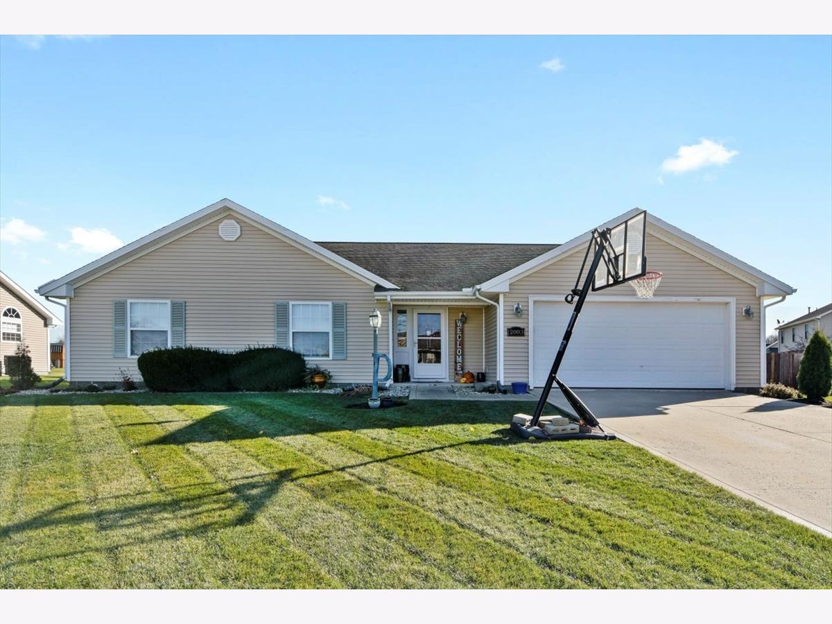 Homes Sold Appletree Monticello Illinois, 2003 Macintosh
