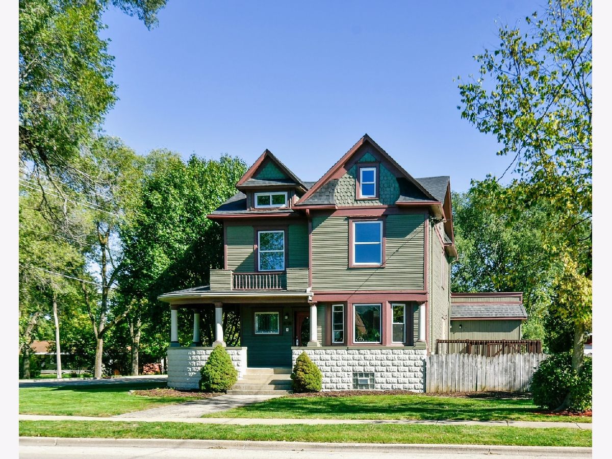 Homes & Condos & Townhomes Rented Old Frankfort Frankfort Illinois, 207 Center