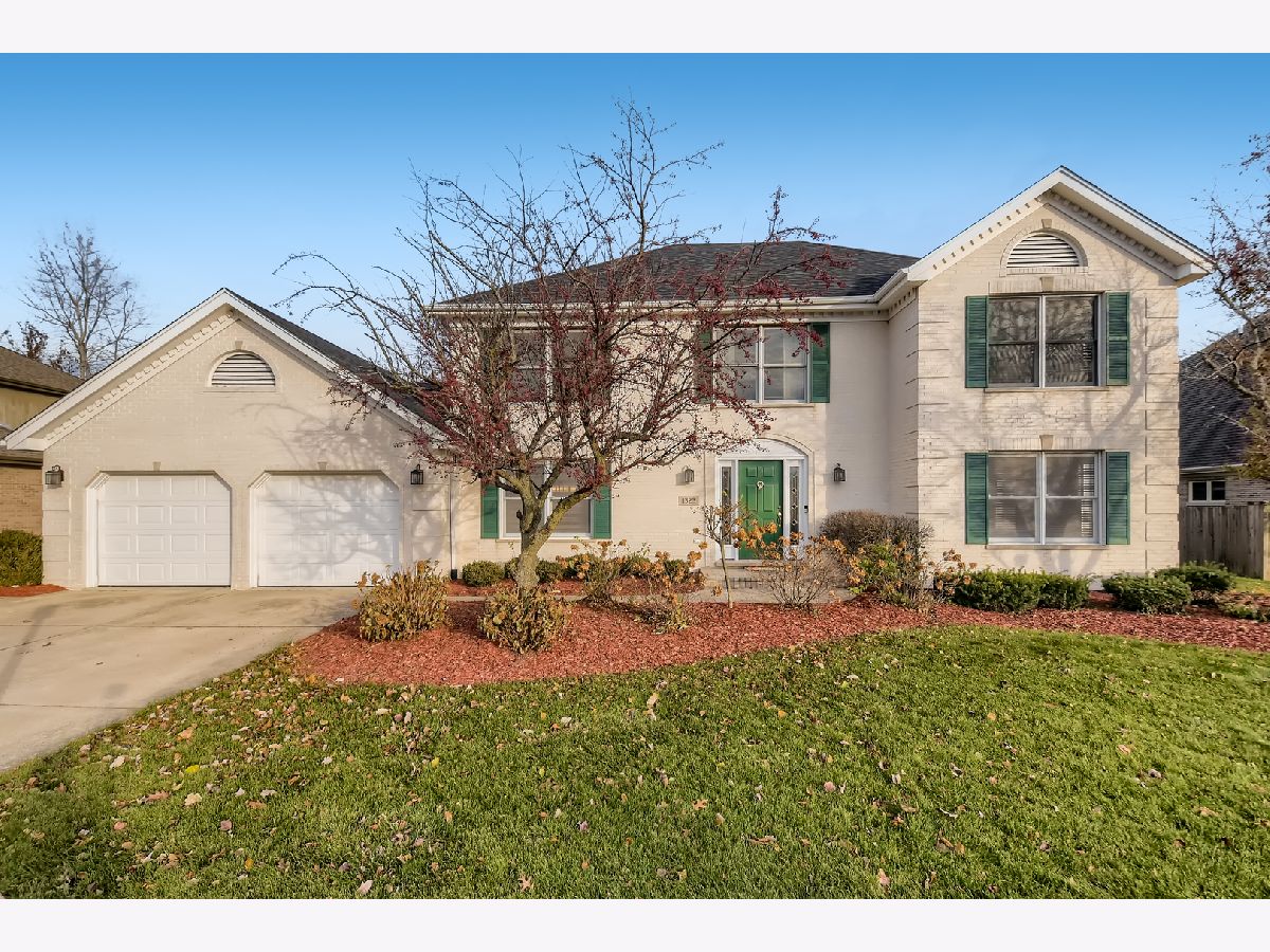Homes Sold Eaglecrest Estates Lemont Illinois, 1323 Acorn