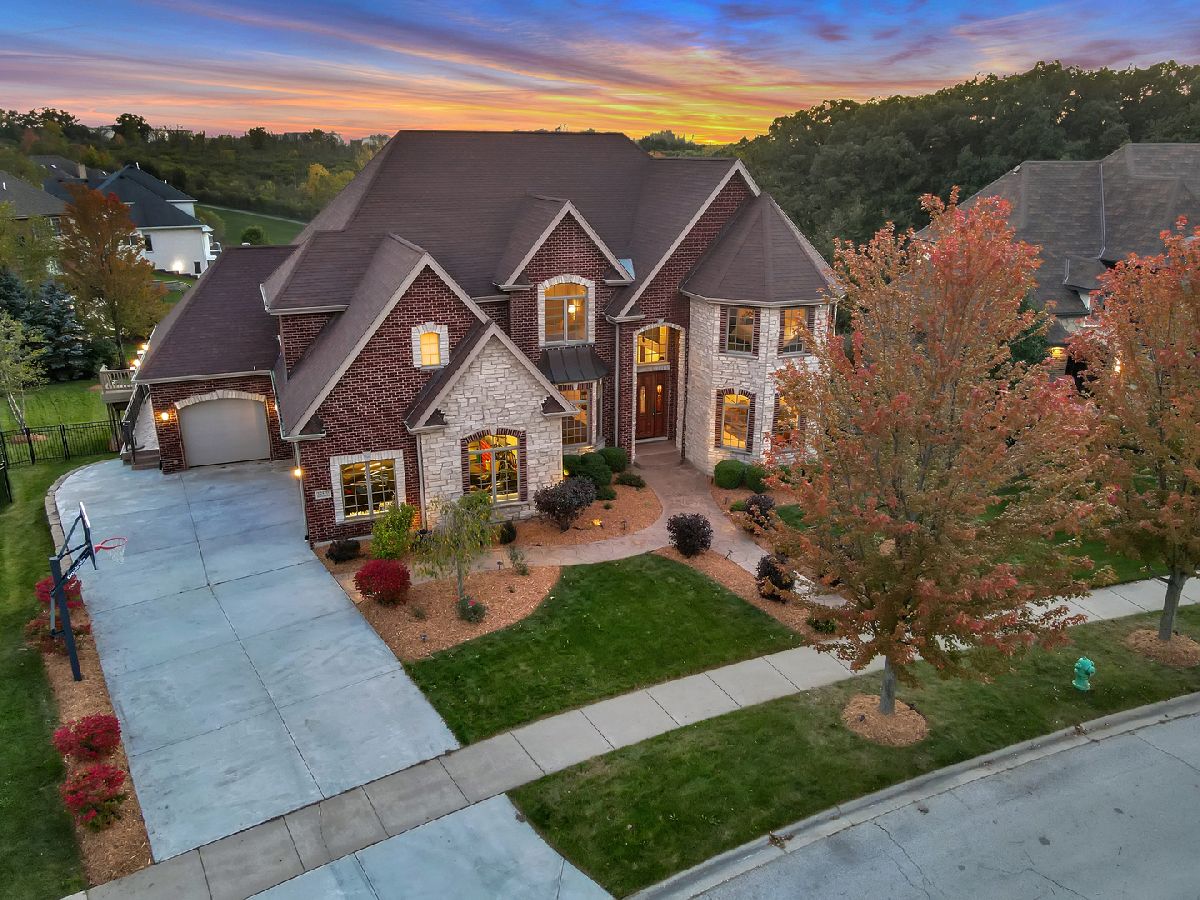 Homes & Condos & Townhomes Sold Briarcliffe Estates Lemont Illinois, 12470 Briarcliffe