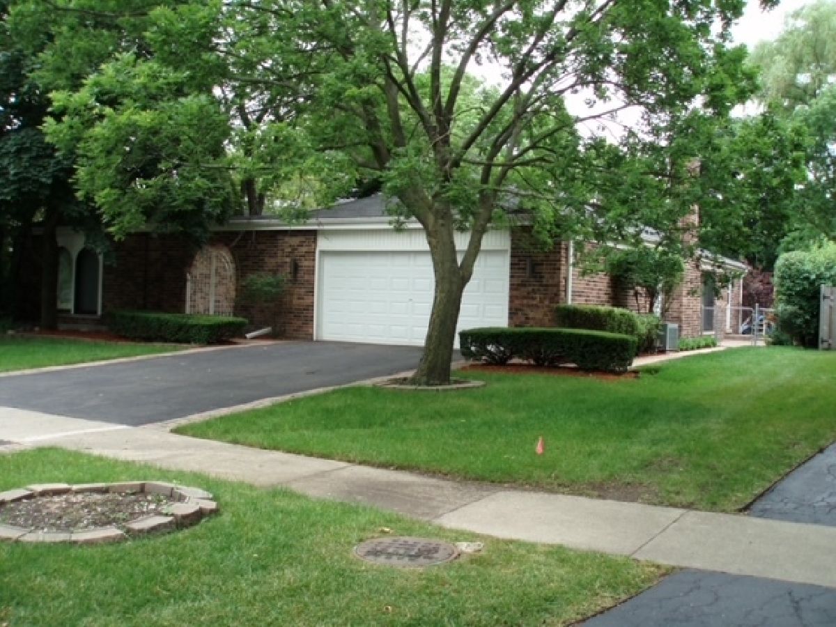 Homes & Condos & Townhomes Rented La Salceda Northbrook Illinois, 2285 Arbeleda