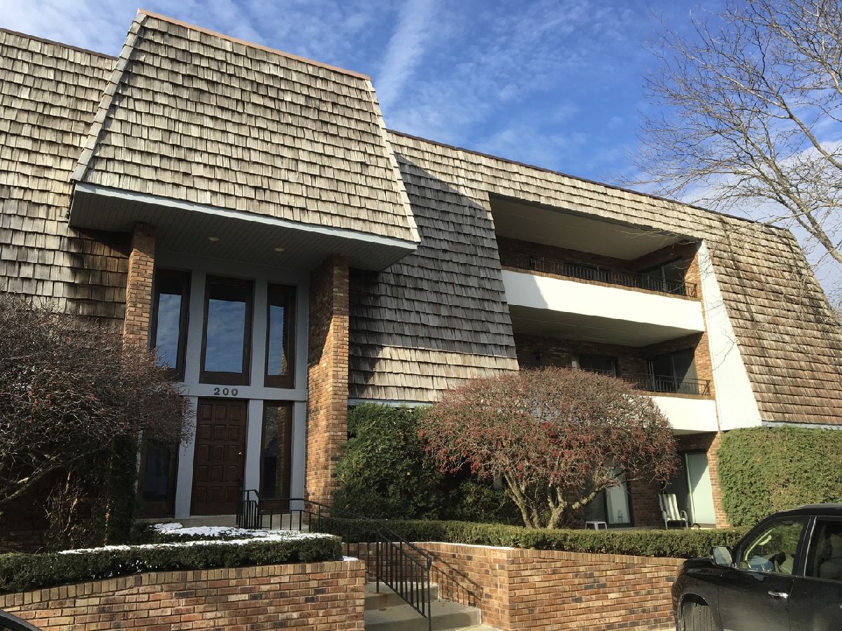 Condos & Townhomes Rented Red Top Villas Libertyville Illinois, 200 Red Top