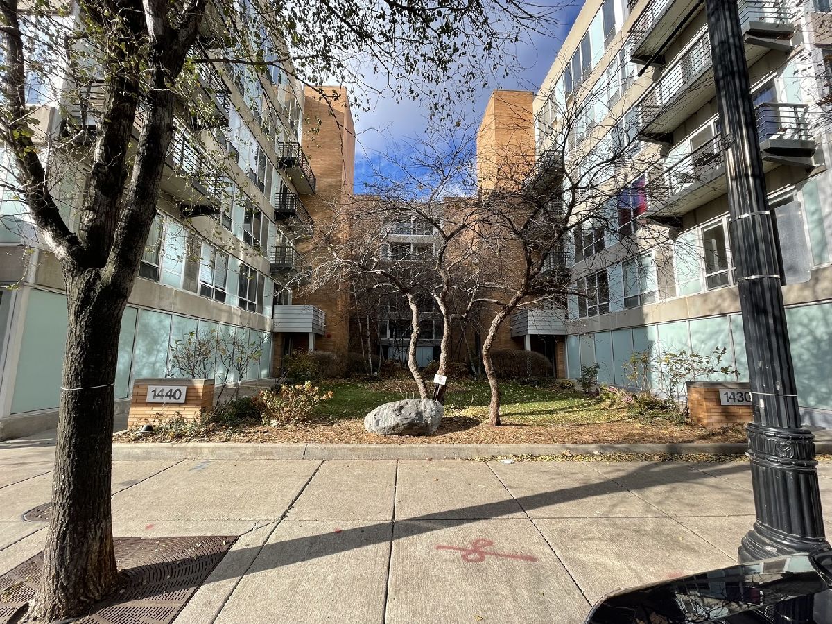 Condominiums Sold Michigan Avenue Gardens Chicago Illinois, 1440 Michigan