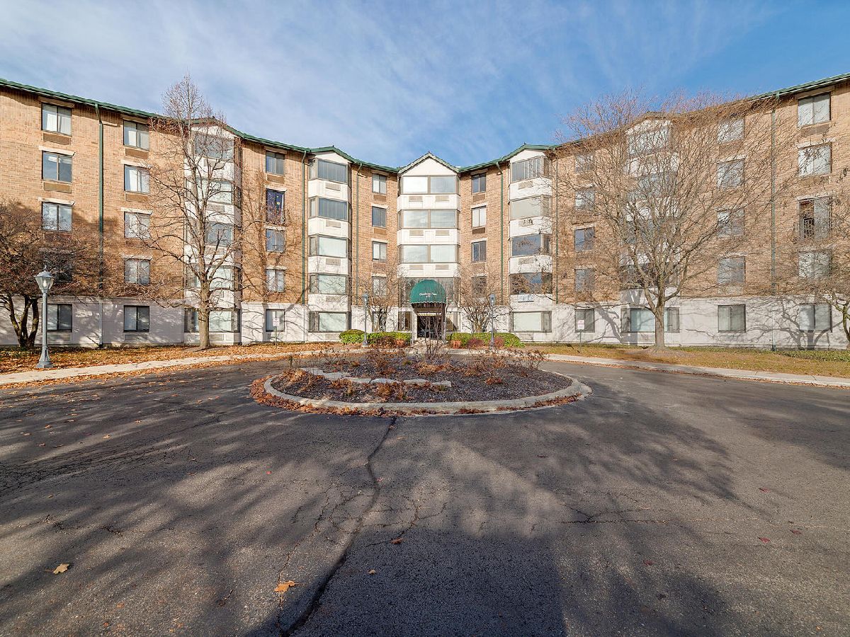 Condominiums Sold Greenbriar Place Glen Ellyn Illinois, 470 Fawell