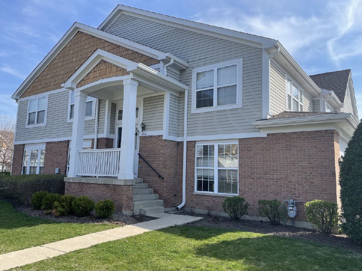 Townhomes Rented Georgetown Square Vernon Hills Illinois, 1310 Georgetown