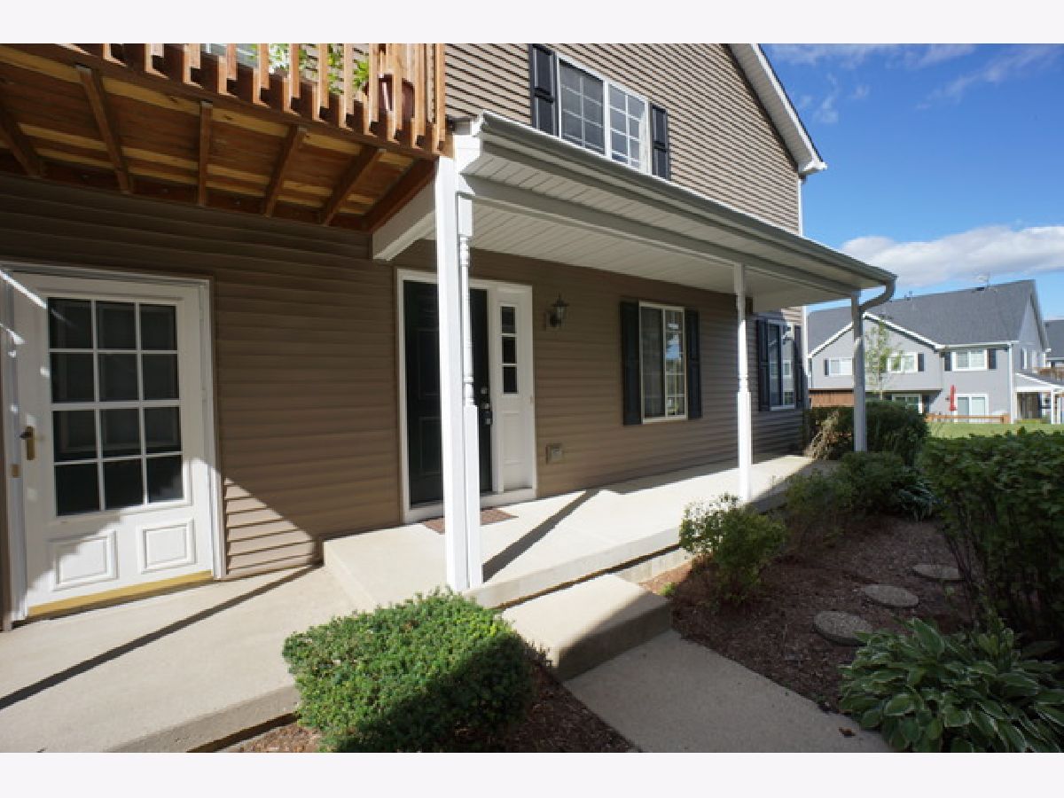 Townhomes & Condos & Homes Rented Woodcreek Village Lake In The Hills Illinois, 355 Village Creek
