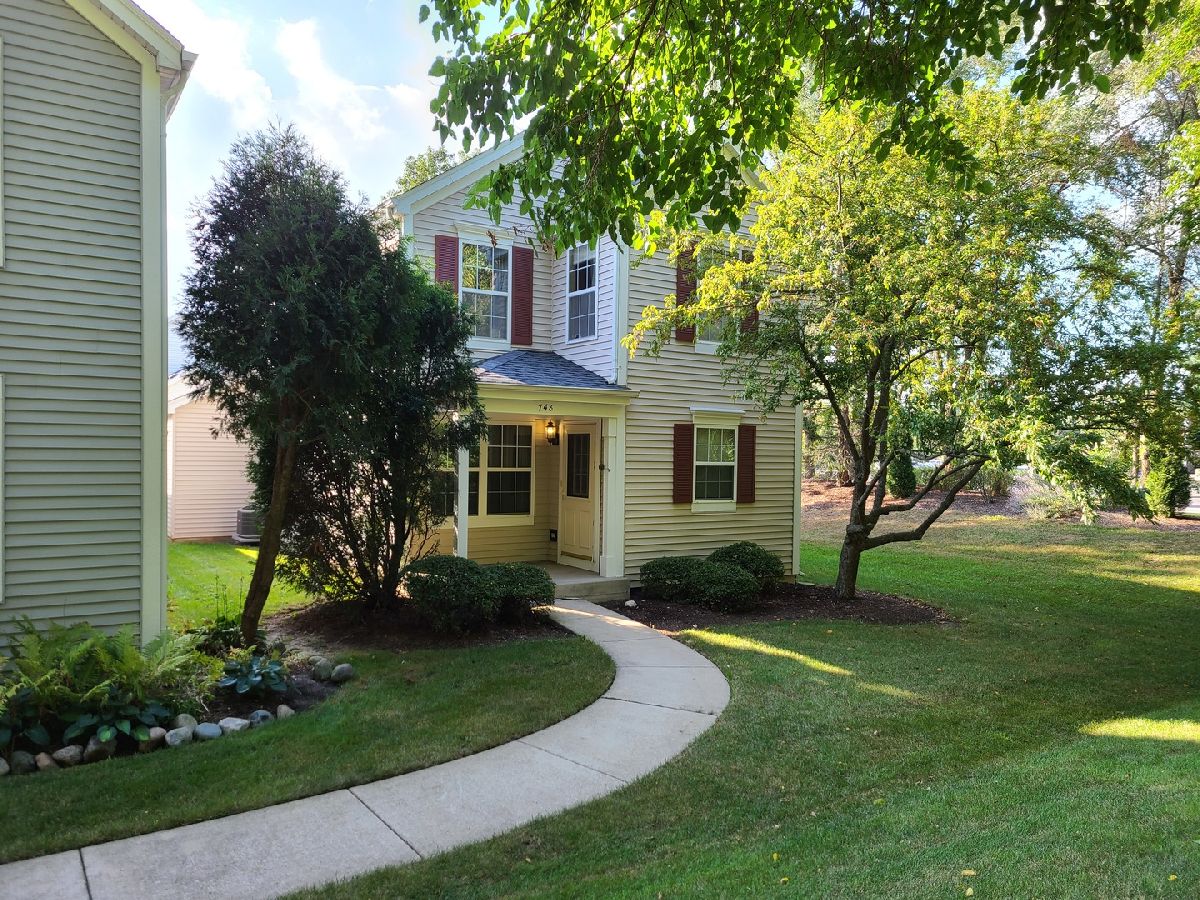 Homes & Townhomes & Condos Sold The Townes At Three Oaks Crystal Lake Illinois, 748 Tree Top