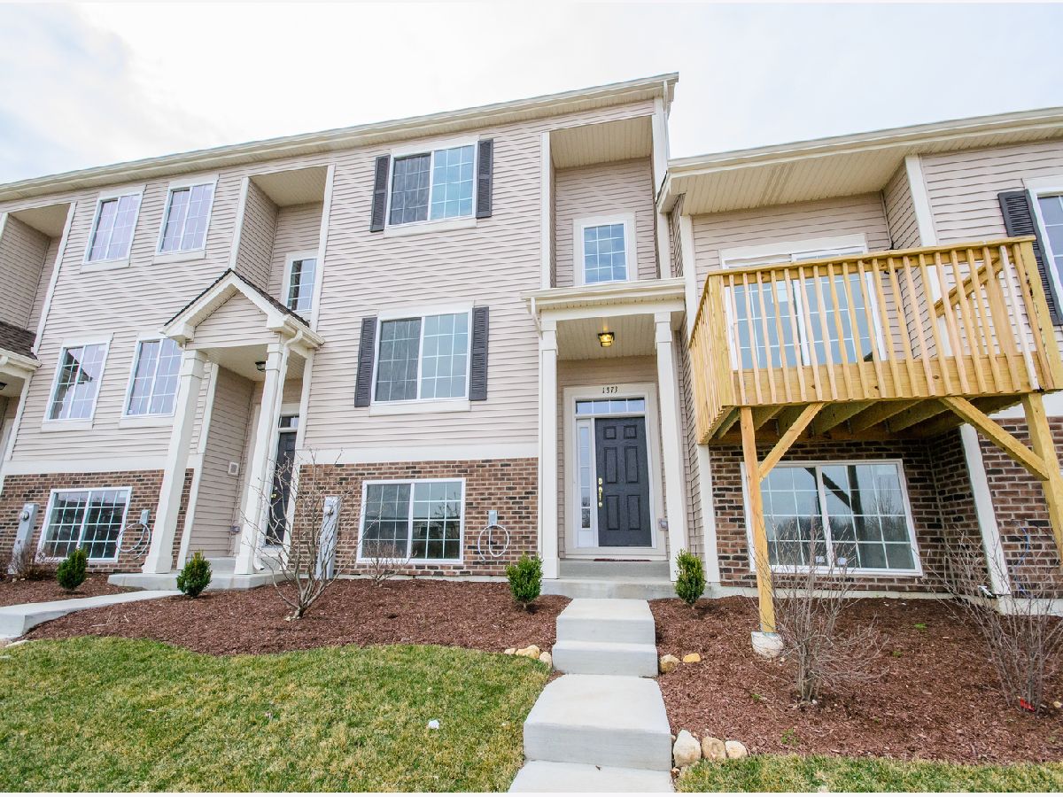 Townhomes & Homes Sold Fieldstone Place Montgomery Illinois, 1473 Manning