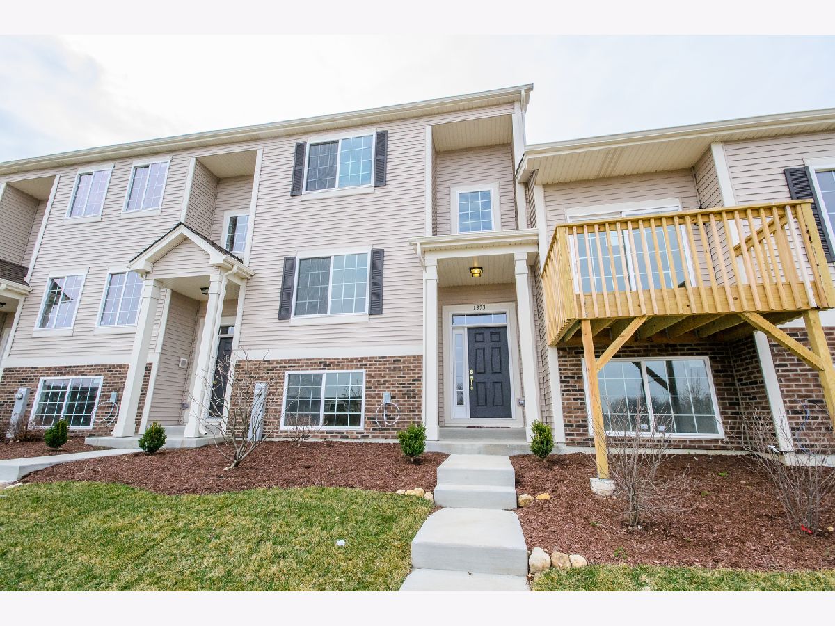 Townhomes & Homes Sold Fieldstone Place Montgomery Illinois, 1475 Manning