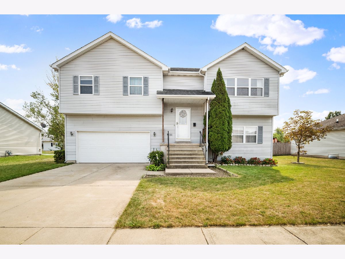 Homes & Condos & Townhomes Sold Bristol Pointe Morris Illinois, 1824 Anne