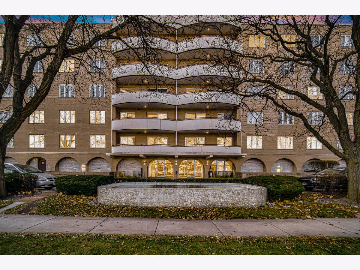 Condominiums Sold Regal Court Lincolnwood Illinois, 6400 Cicero