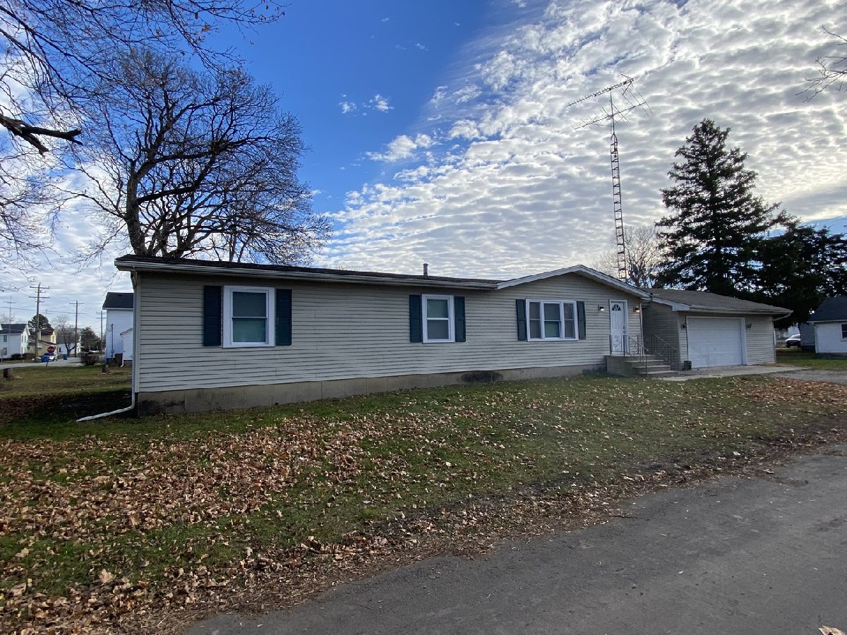  Rented Earlville Illinois, 209 West