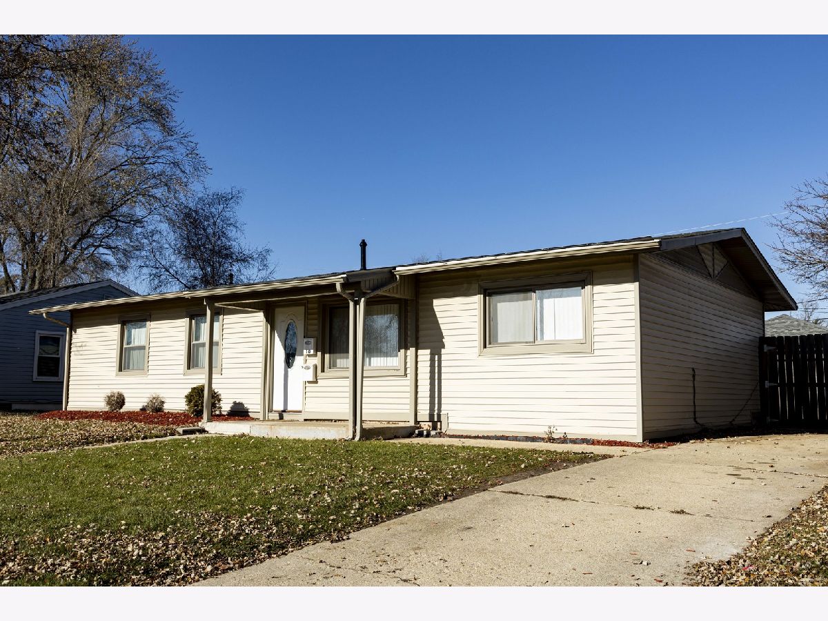 Homes Rented Hampton Park Romeoville Illinois, 10 Dover