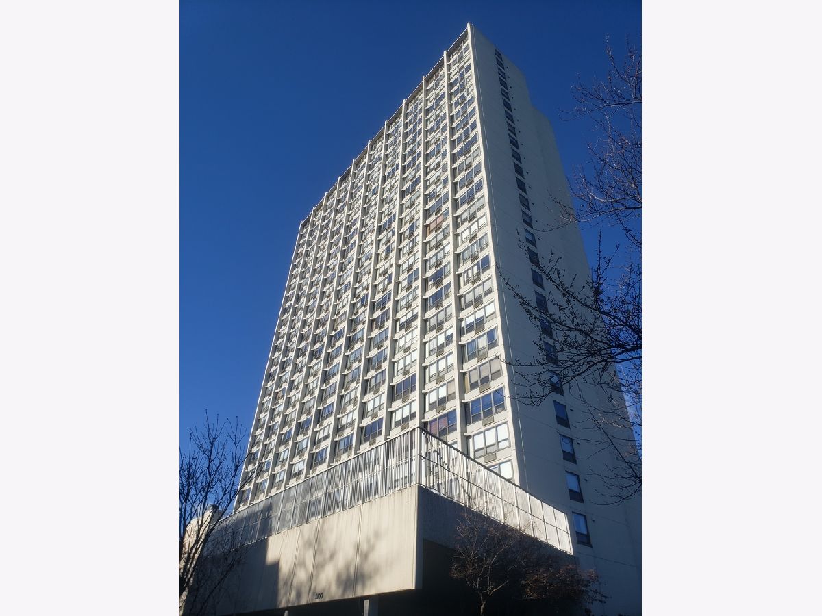 Condos & Townhomes Rented Edgewater Beach Manor Chicago Illinois, 5100 Marine