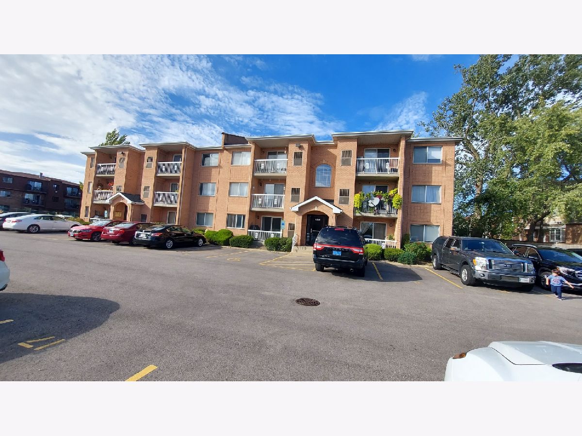 Condominiums Sold Quinlan Place Glenview Illinois, 4201 Quinlan