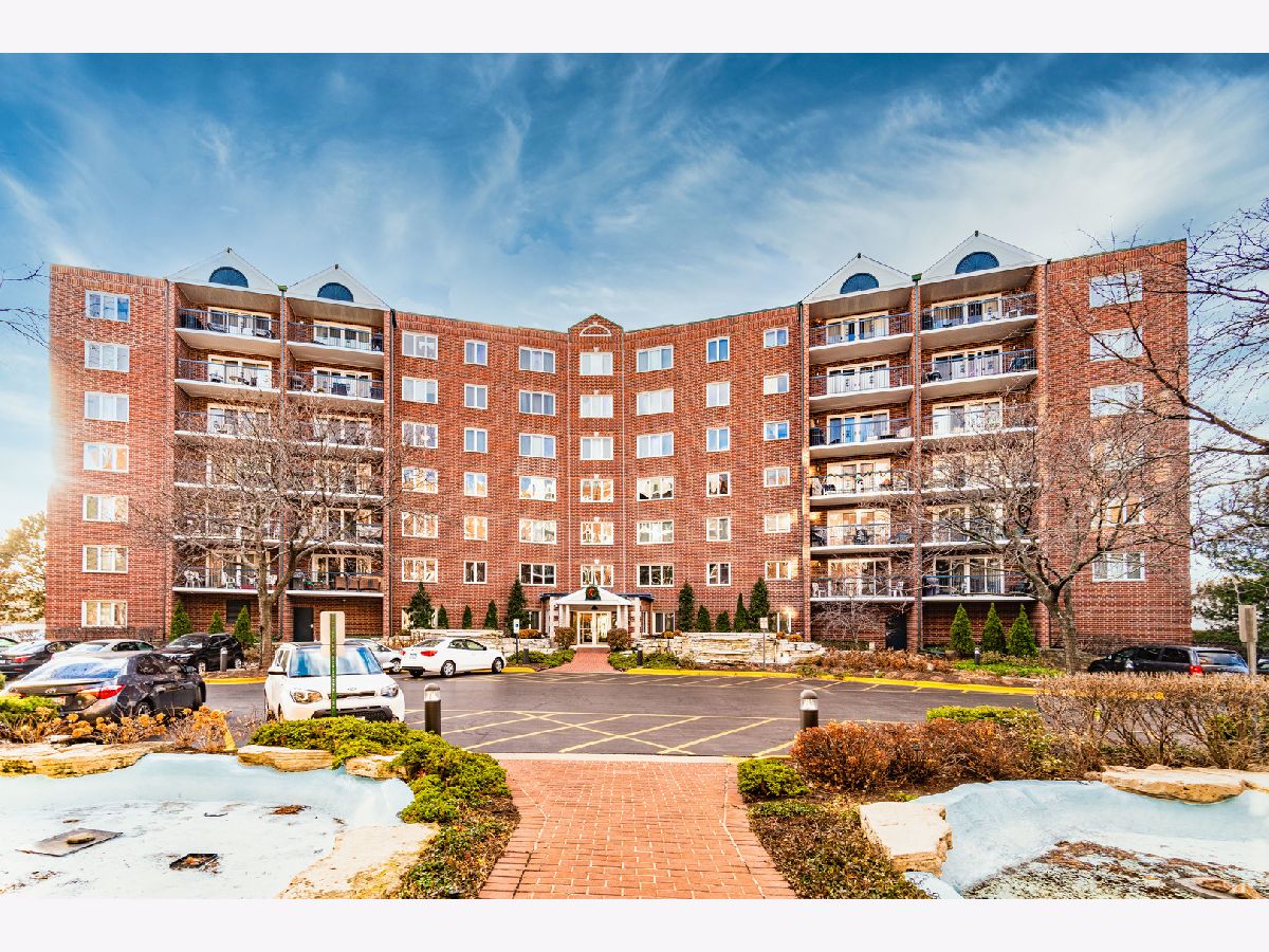 Condominiums & Homes Sold Cascades Of Norridge Norridge Illinois, 8560 Foster
