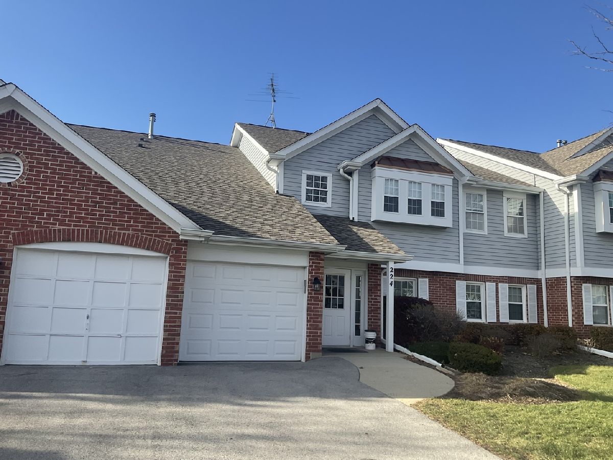 Townhomes & Condos Rented Heatherwood Schaumburg Illinois, 224 Westminster