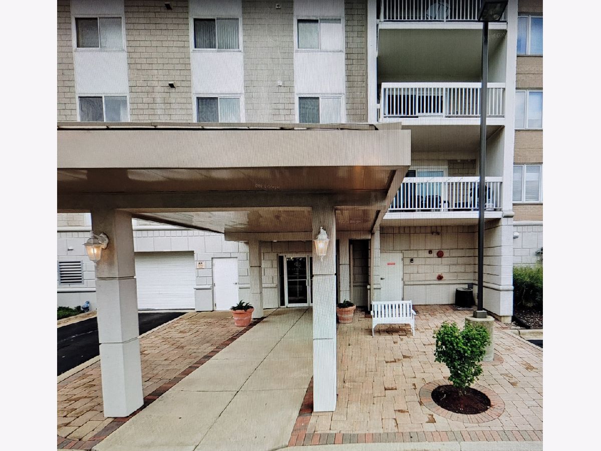 Condominiums Sold York Brook Lombard Illinois, 2020 Saint Regis