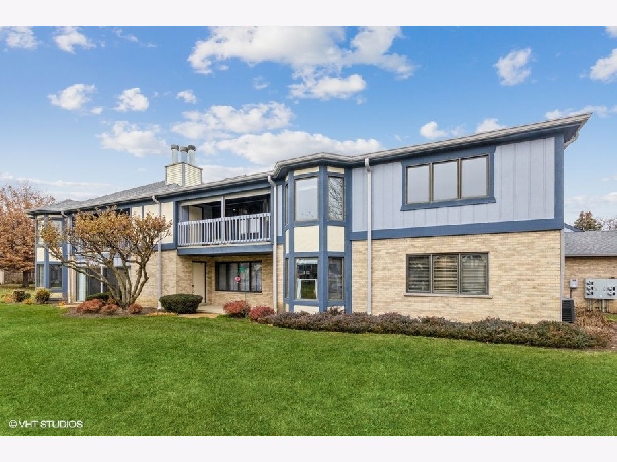 Condominiums Sold Chase Lake Joliet Illinois, 2615 Essington