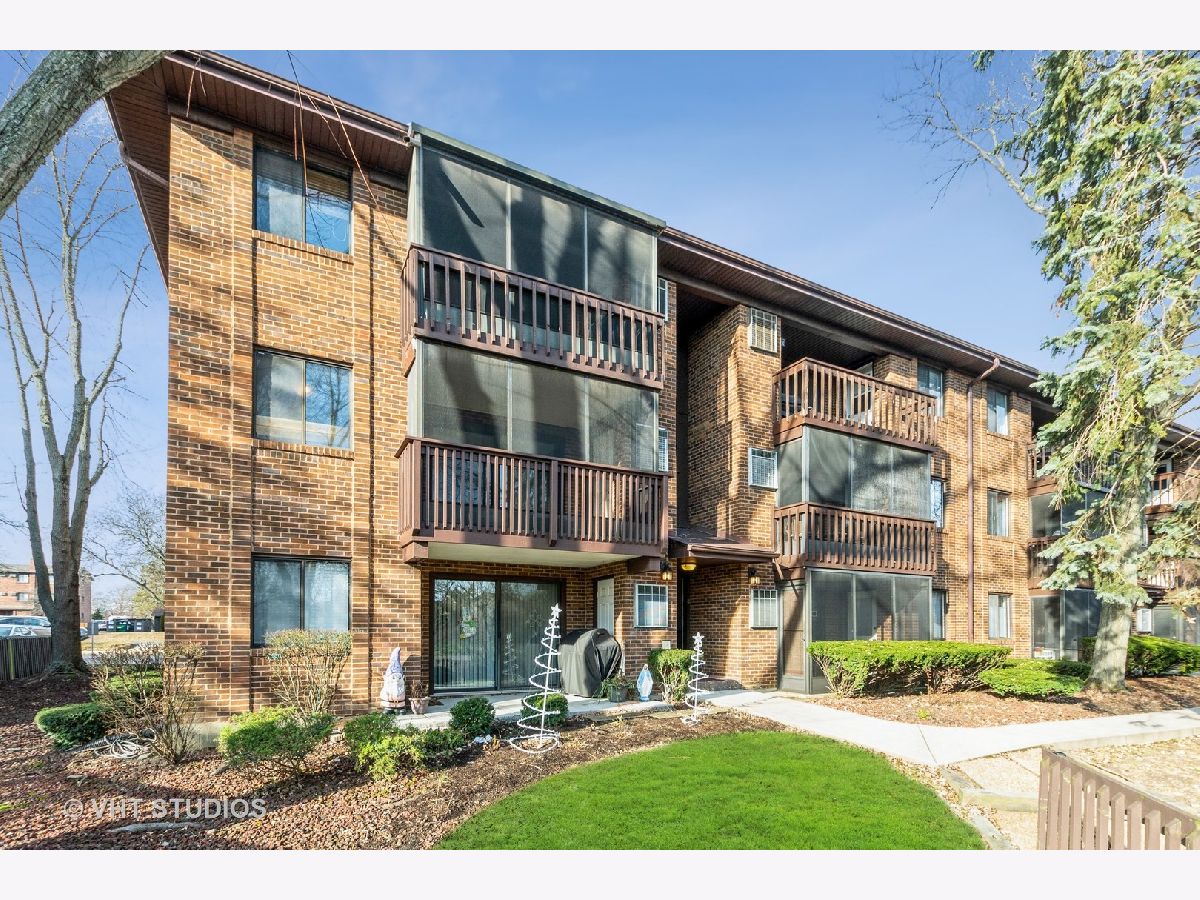 Condominiums Sold Quail Hollow Orland Park Illinois, 15129 Quail Hollow