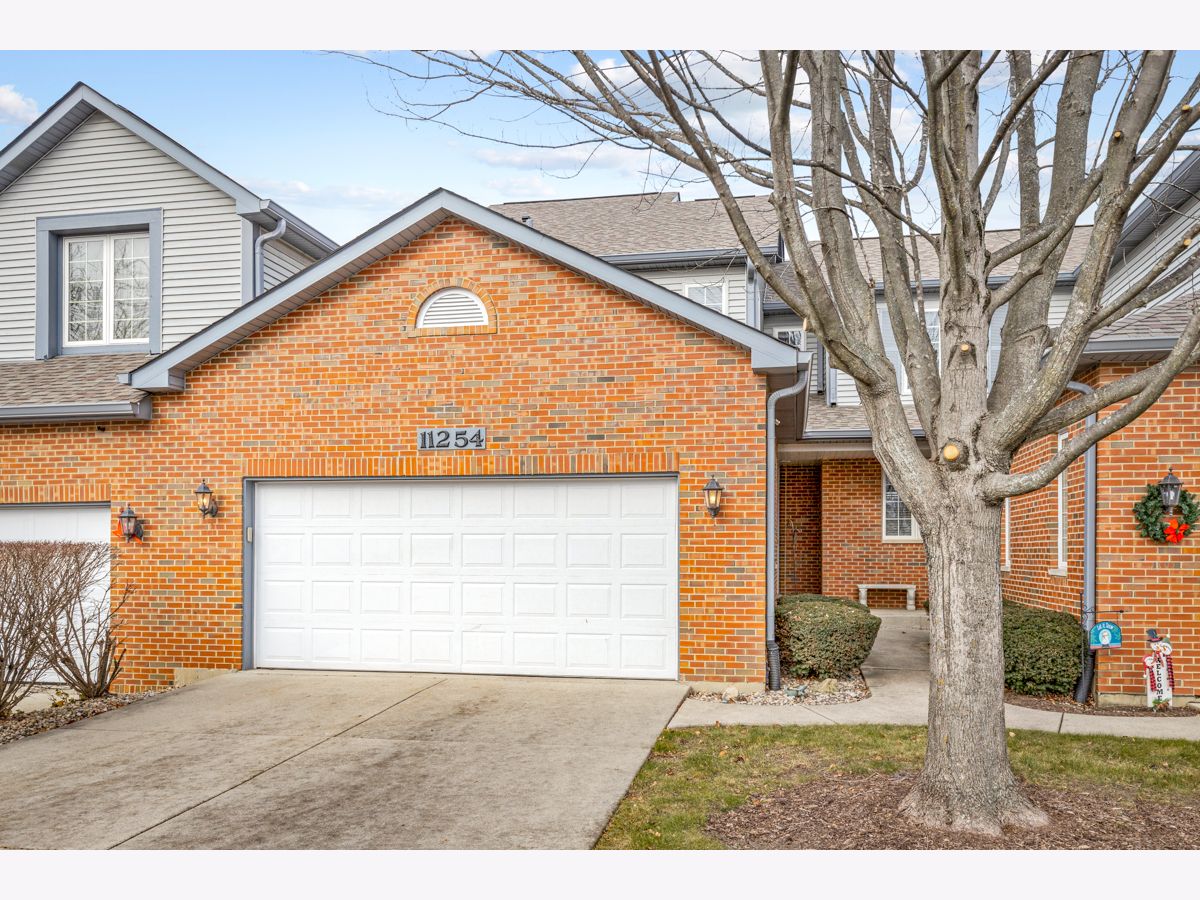 Townhomes Sold Courtyards Of Orland Orland Park Illinois, 11254 Endicott