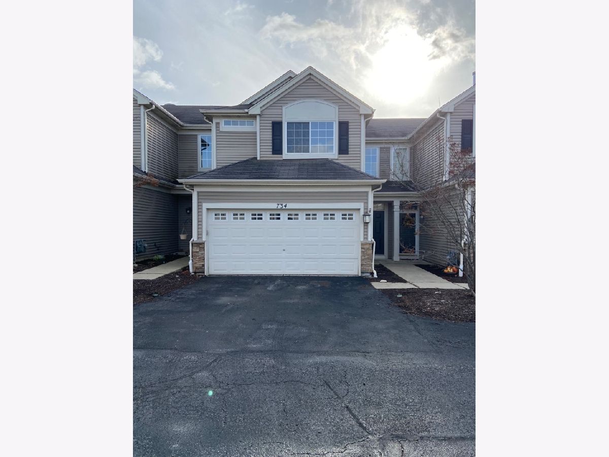 Townhomes & Homes Rented Emerald Bay Round Lake Illinois, 734 Jade