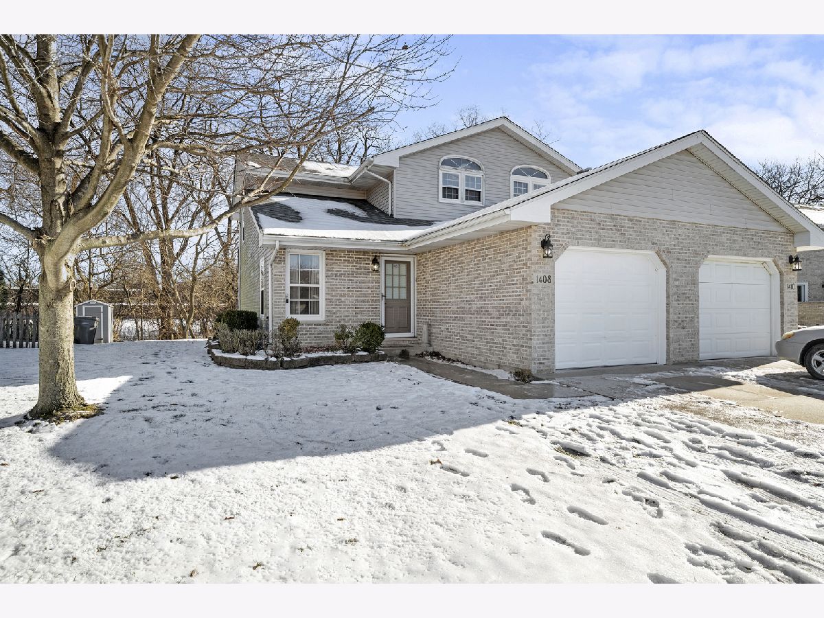 Townhomes Sold Pleasant Grove Lockport Illinois, 1408 Strawberry Hill
