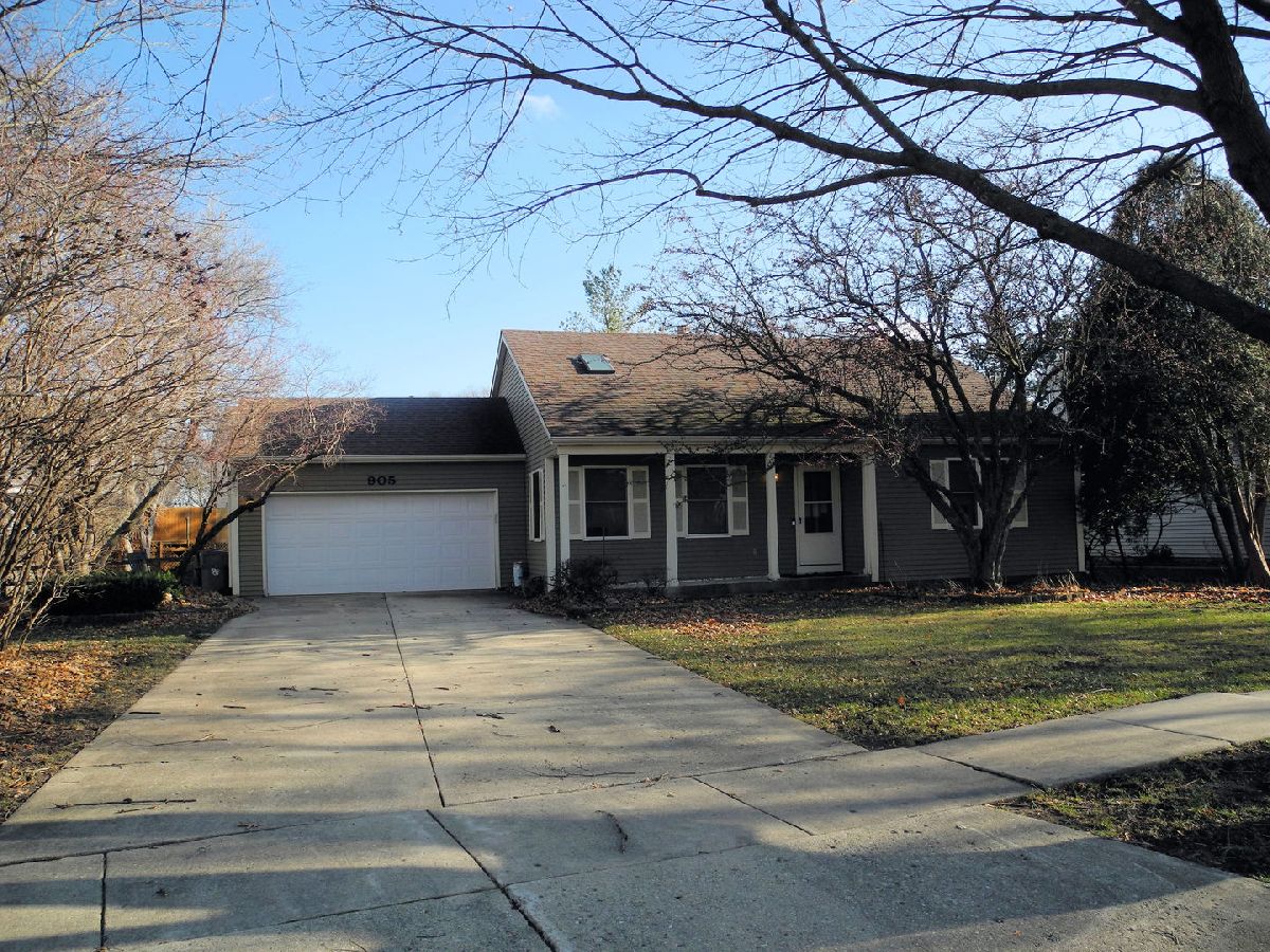 Homes & Townhomes Sold Bent Tree Village Elgin Illinois, 905 Blackhawk