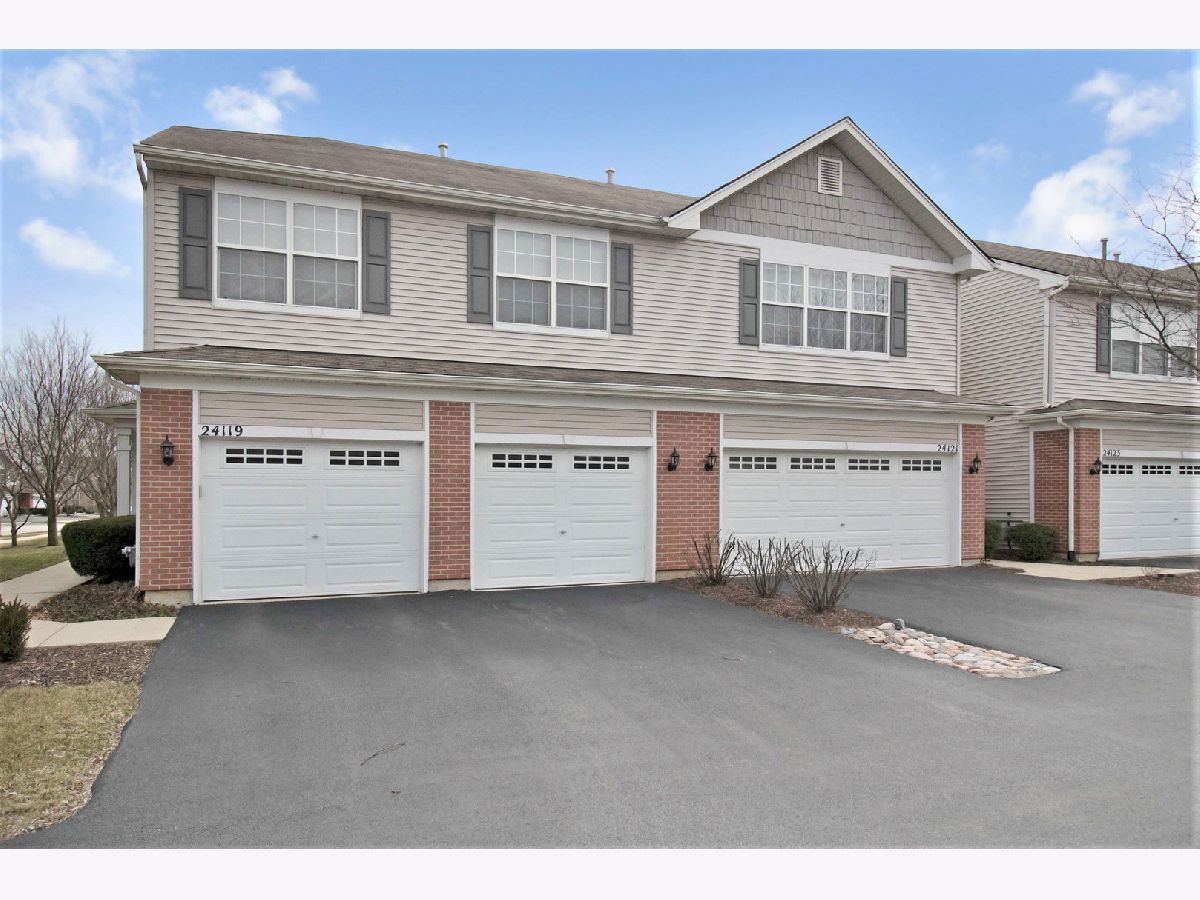 Townhomes & Condos Rented Walnut Creek Plainfield Illinois, 24121 Walnut