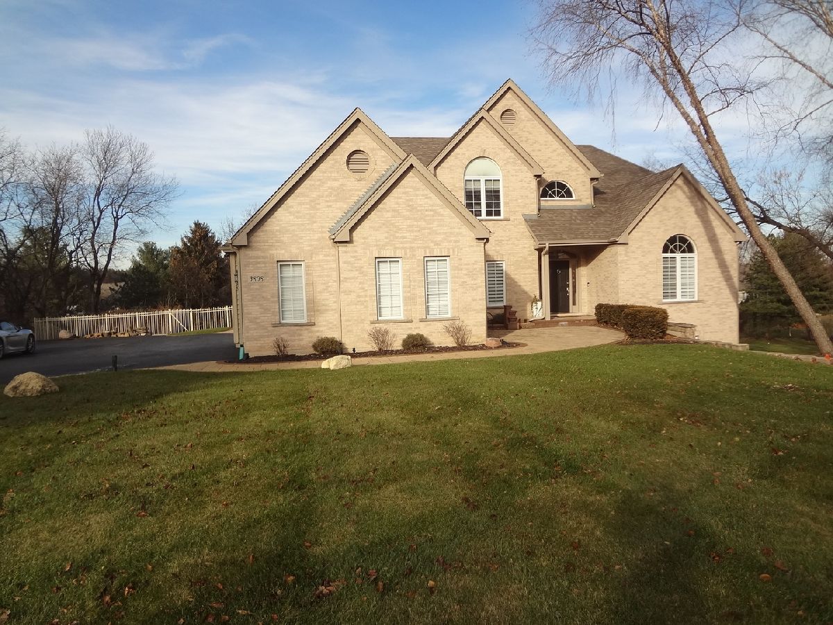 Homes Rented Paradise Grove Crystal Lake Illinois, 3808 Monica