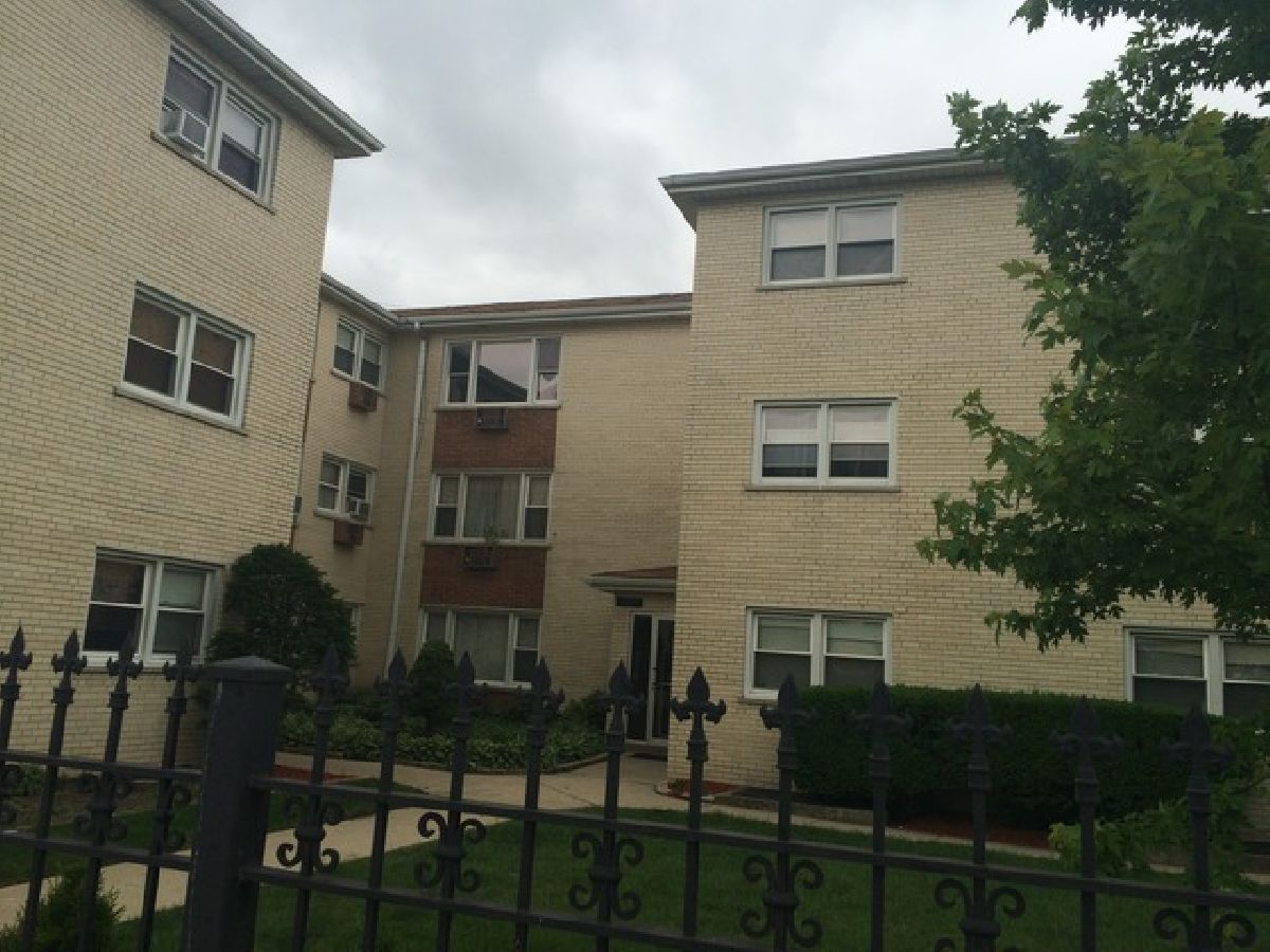 Condos & Townhomes & Homes Rented Portage Park Condos Chicago Illinois, 3519 Central