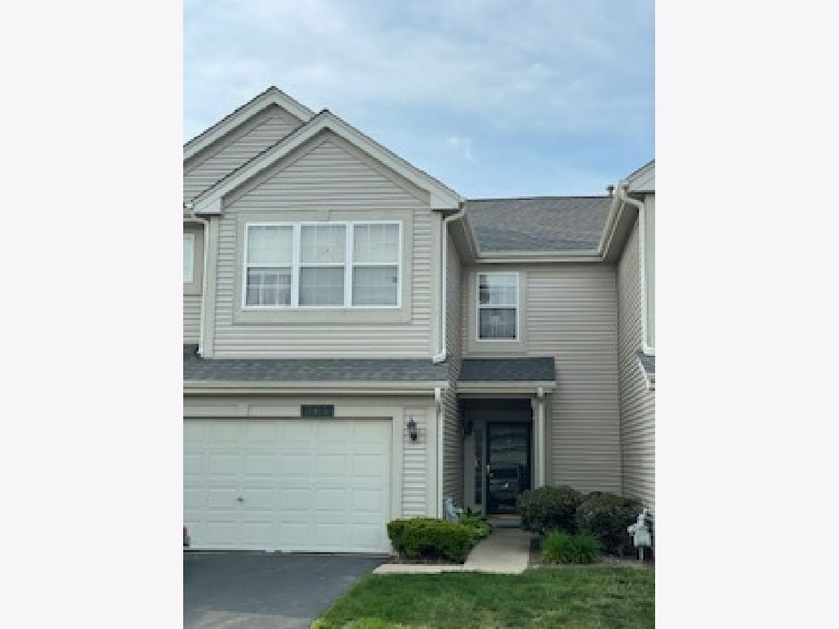 Townhomes Sold Westfield Square Glendale Heights Illinois, 364 Windsong