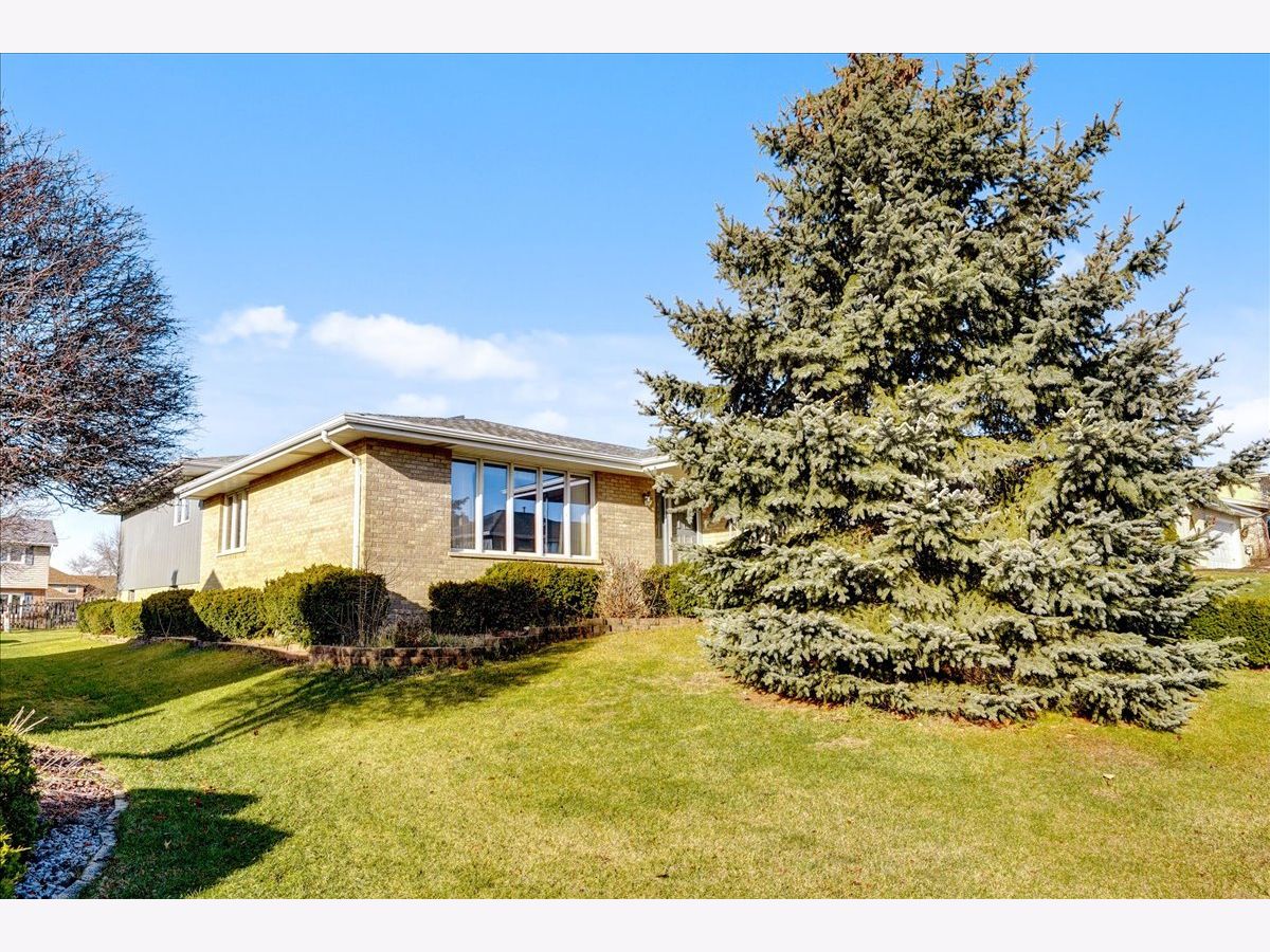 Homes Sold Pinewood North Orland Park Illinois, 13766 Mccabe