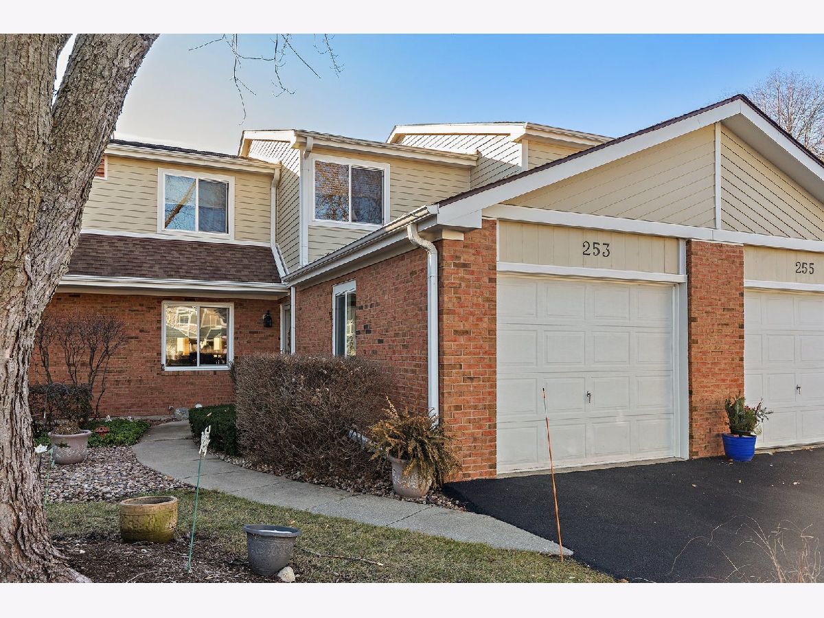Townhomes Sold Golfview Commons Palatine Illinois, 253 Golfview