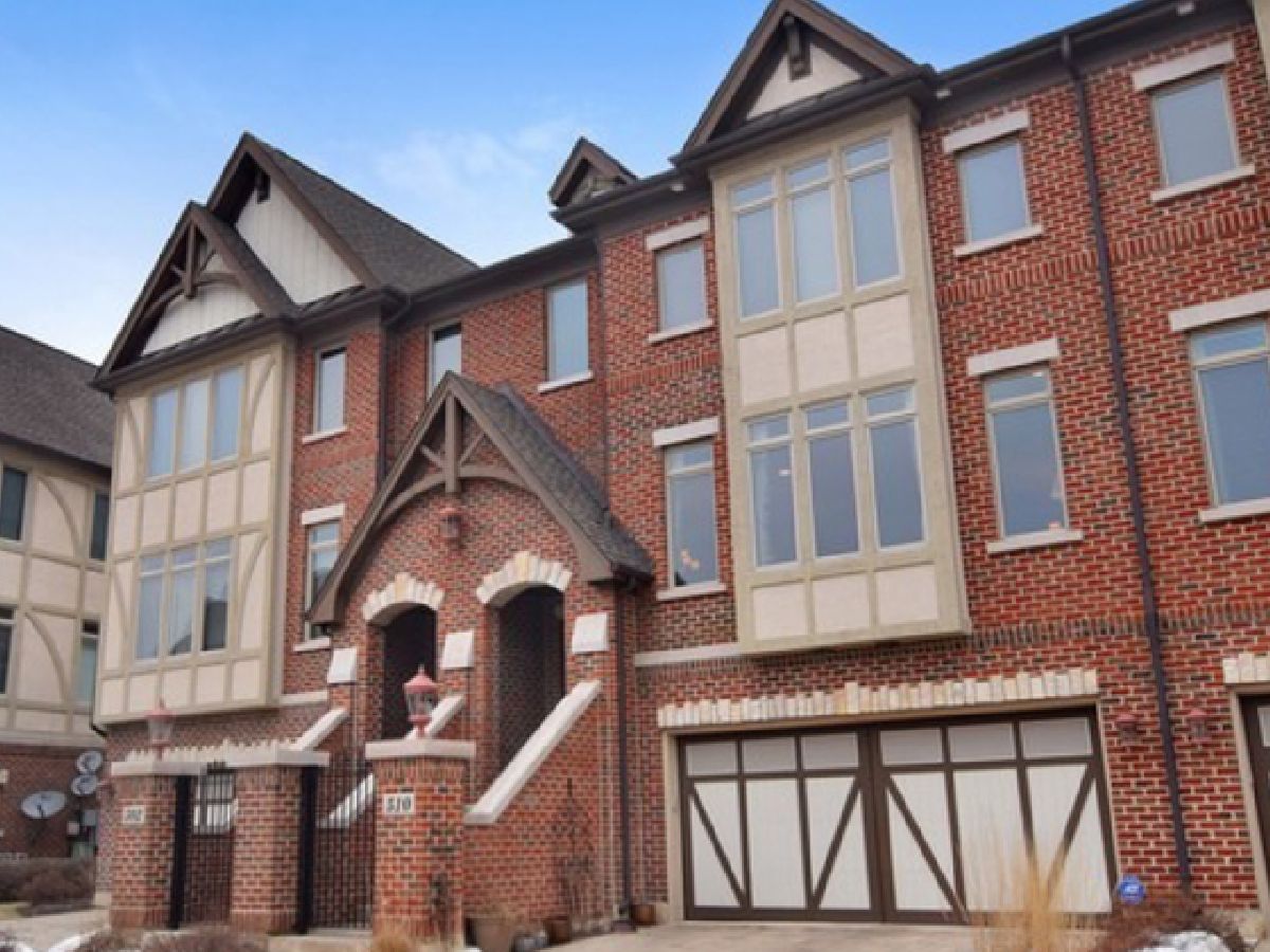 Townhomes Sold Brownstone At Riversedge St Charles Illinois, 510 Brownstone