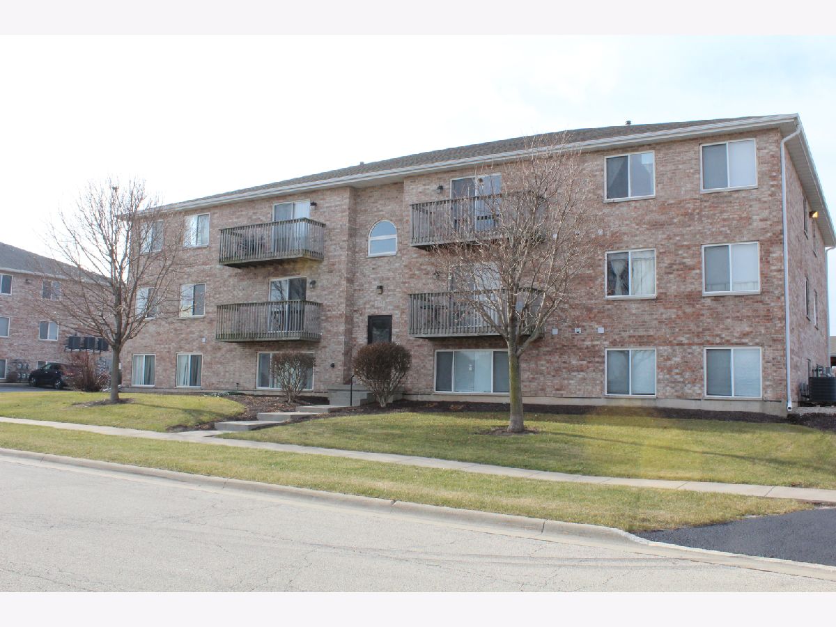 Homes & Condos & Townhomes Sold Heatherfield Cortland Illinois, 575 N Strack